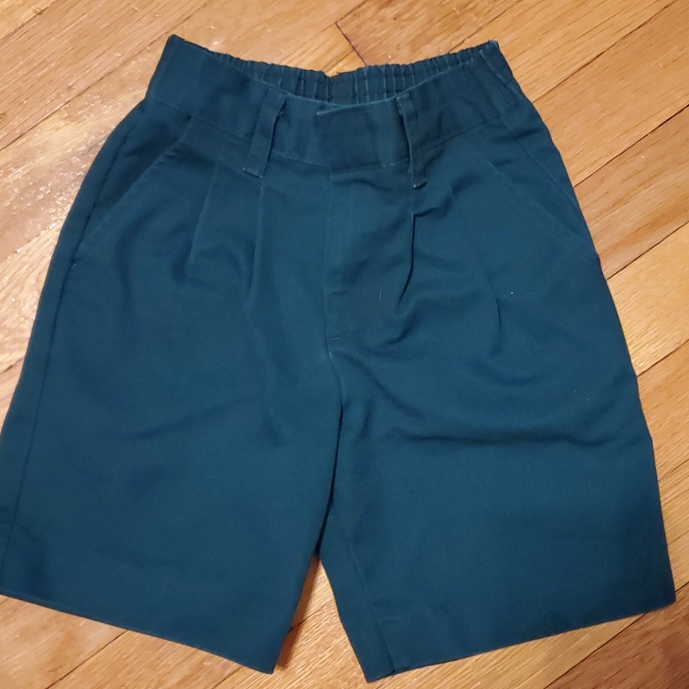 Green school uniform shorts, Size 5